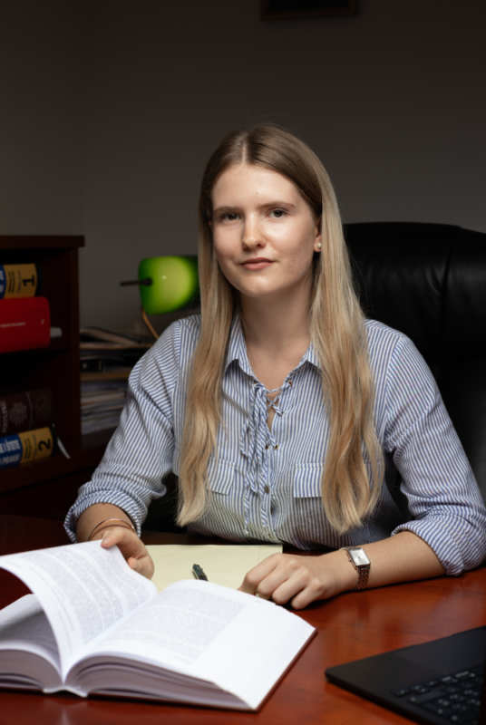 Petra Banić, Odvjetnik Andrej Bašović