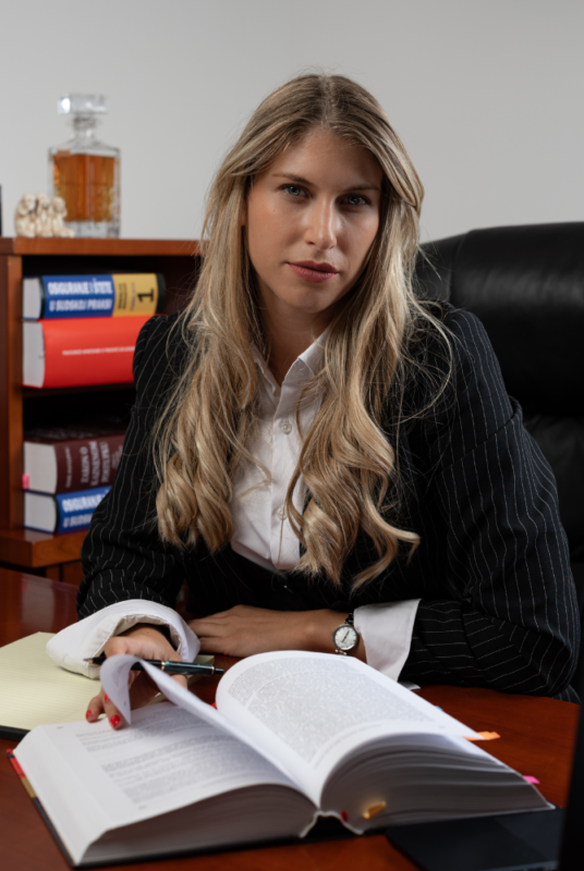 Sandra Blaževac, Odvjetnik Andrej Bašović